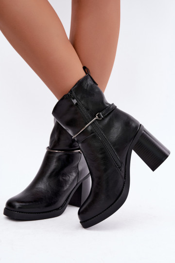 Stivaletti in pelle da donna isolati con tacchi e tacchi decorati in nero Gracelle 2