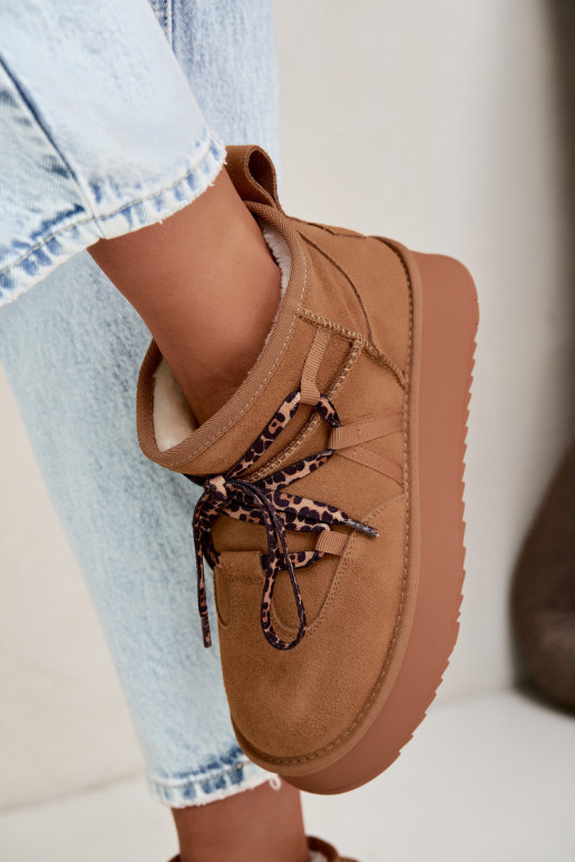 Stivali da neve in finta suede marrone con piattaforma e dettagli eleganti GOE UU2N4920