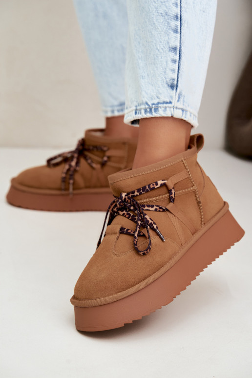 Stivali da neve in finta suede marrone con piattaforma e dettagli eleganti GOE UU2N4920