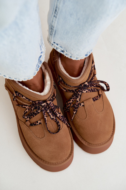 Stivali da neve in finta suede marrone con piattaforma e dettagli eleganti GOE UU2N4920