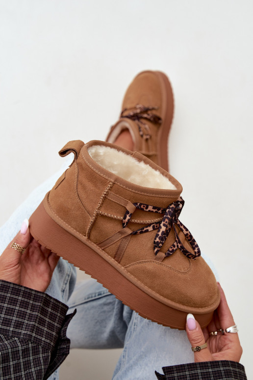 Stivali da neve in finta suede marrone con piattaforma e dettagli eleganti GOE UU2N4920