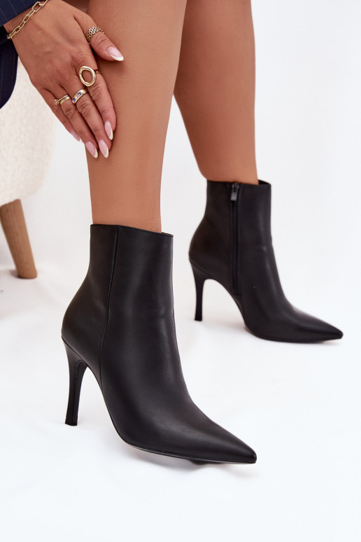 Stivaletti da donna isolati con tacco sottile, in pelle sintetica, in nero Nolisse