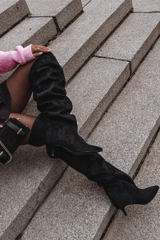 Stivali sopra il ginocchio da donna slip-on con tacco sottile in nero Ysolienne