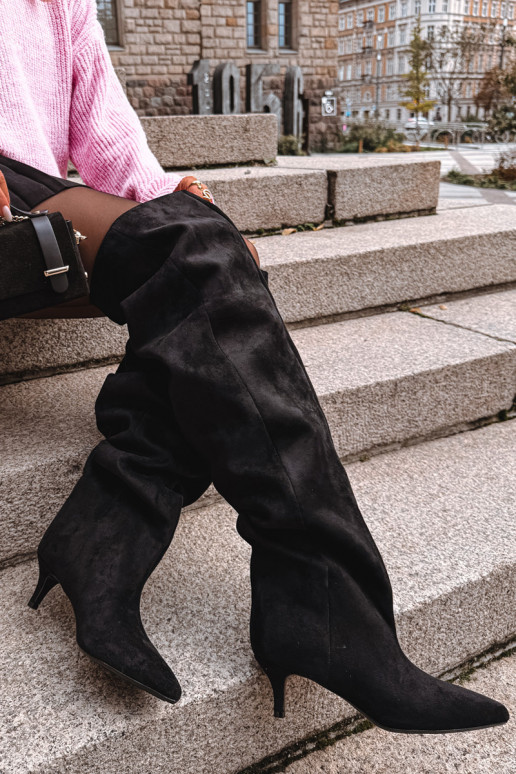 Stivali sopra il ginocchio da donna slip-on con tacco sottile in nero Ysolienne