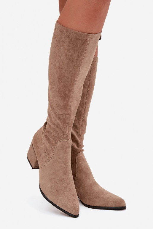 Stivali alti da donna con tacco basso in suede sintetico color sabbia Sergio Leone KZ212