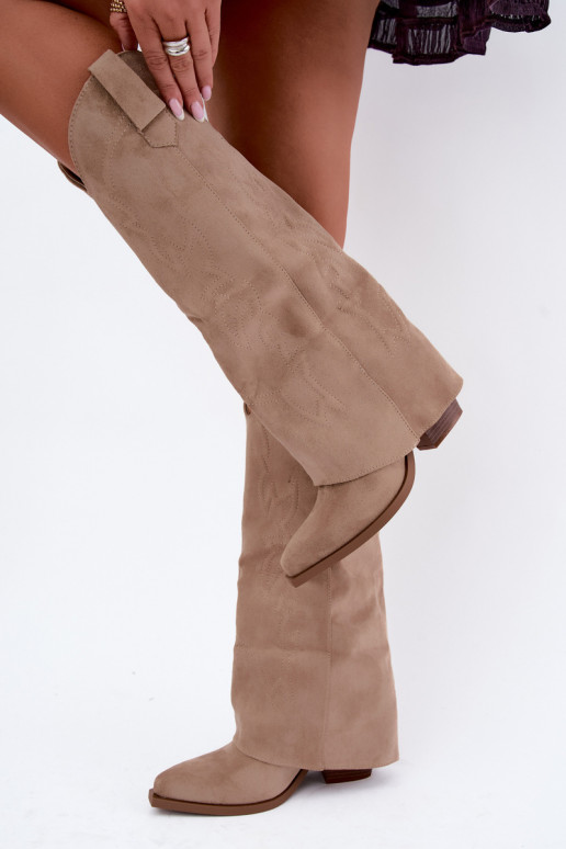 Stivali alti in stile cowboy con tacco e gambale ricamato color sabbia Terise