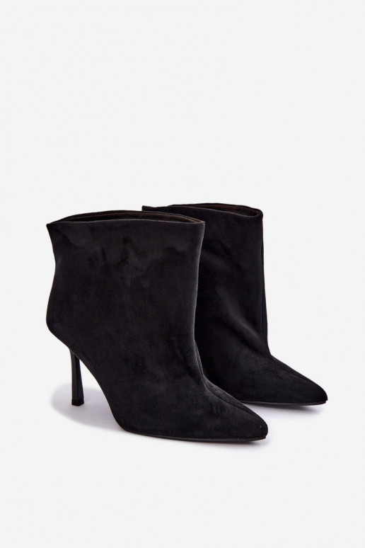 Stivaletti slip-on con tacchi sottili in nero Kamea