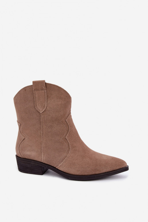 Stivali cowboy in suede color sabbia con tacco basso Delsa