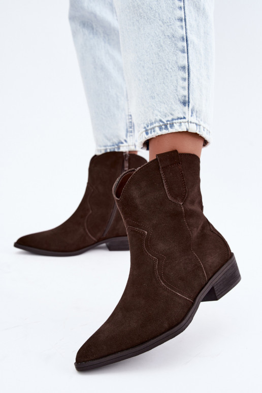 Stivali cowboy in suede color cioccolato con tacco basso Delsa