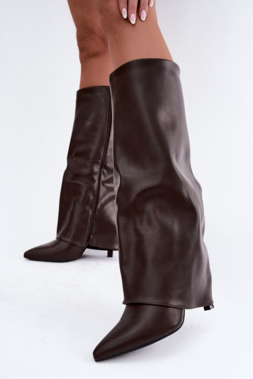 Stivali alti foderati in pile con tacchi sottili e alti di colore corallo