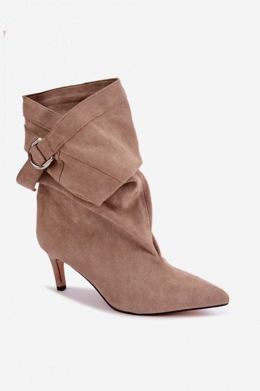 ankle boots slip-on con tacchi sottili e cinturini in colore sabbia Soreya