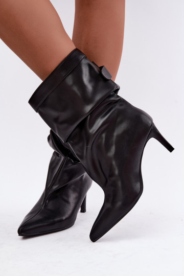 ankle boots slip-on con tacchi sottili e cinturini in colore nero Soreya 2