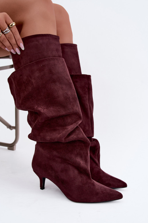 Orielle stivali lunghi imbottiti con volant e tacchi color bordeaux