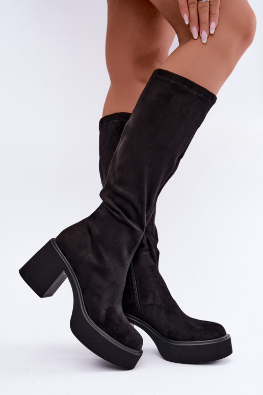 stivali lunghi da donna con piattaforma in colore nero Nesalie