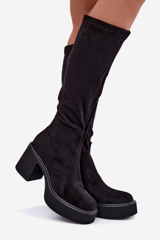 stivali lunghi da donna con piattaforma in colore nero Nesalie