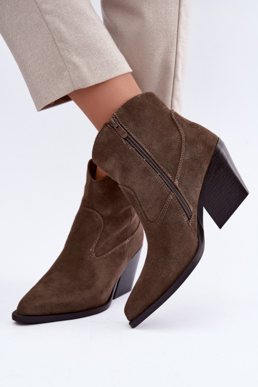 Stivaletti in camoscio khaki in stile cowboy con tacco Tirabelle
