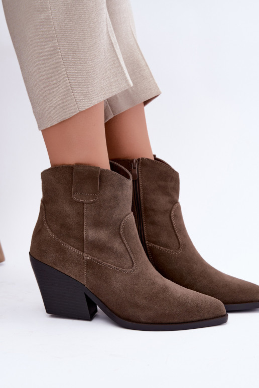 Stivaletti in camoscio khaki in stile cowboy con tacco Tirabelle