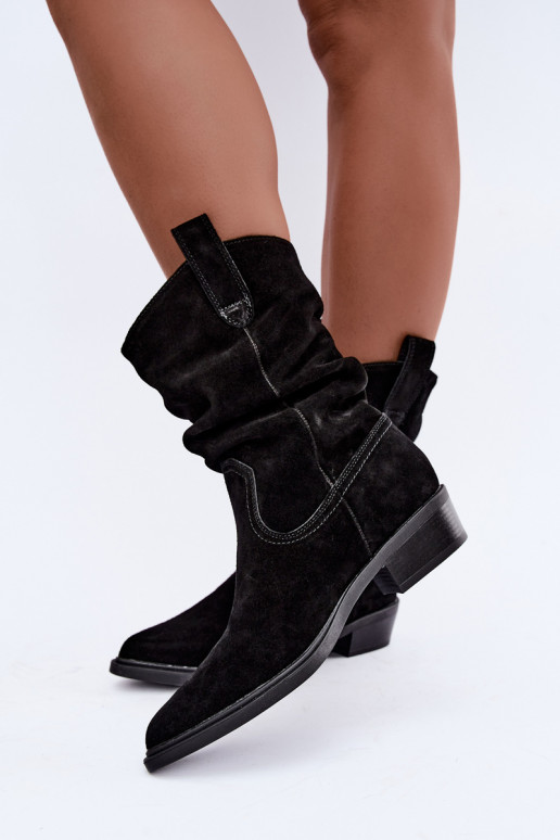 Stivaletti in stile cowboy neri in suede sintetico isolati Sergio Leone BT-16