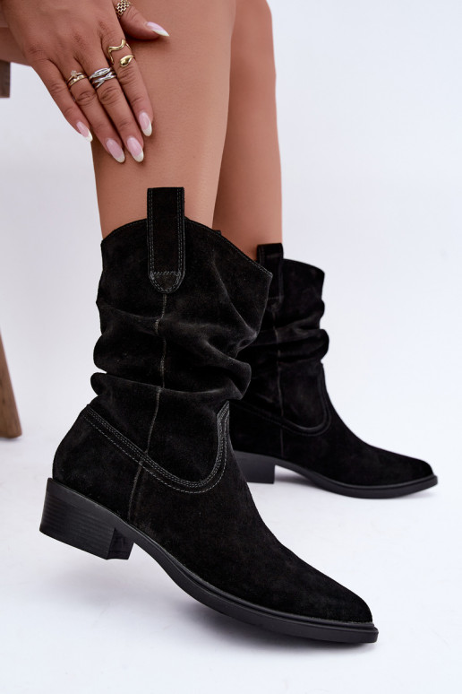 Stivaletti in stile cowboy neri in suede sintetico isolati Sergio Leone BT-16
