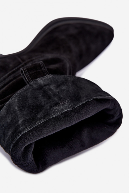 Stivaletti in stile cowboy neri in suede sintetico isolati Sergio Leone BT-16