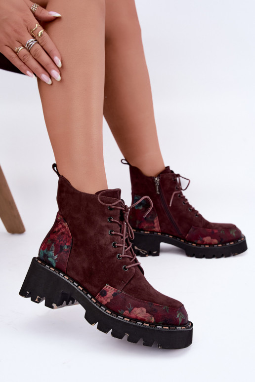 Stivali in suede bordeaux isolati con lacci e motivi floreali Artiker 59C0248