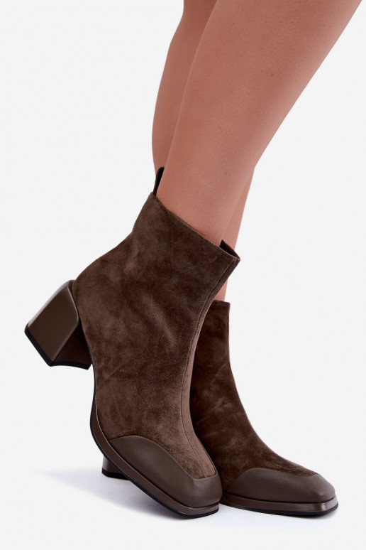 Stivali in suede chaki isolati con tacco Artiker 59C1297