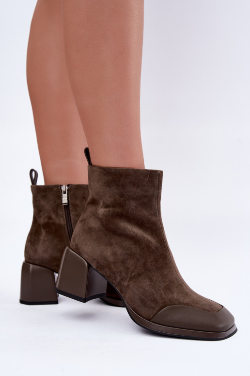 Stivali in suede chaki isolati con tacco Artiker 59C1297