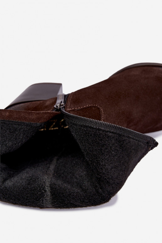 Stivaletti isolati da donna in stile cowboy con tacco in suede naturale Zazoo 60603