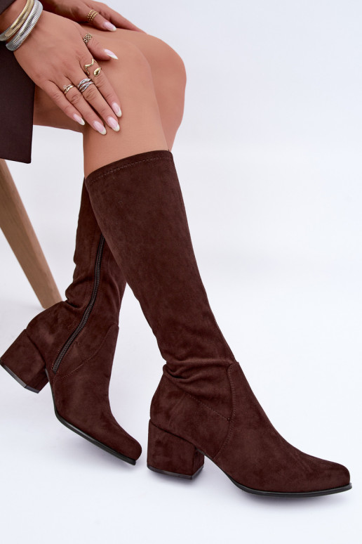 Stivali alti da donna con tacco basso in suede sintetico color cioccolato Sergio Leone KZ212
