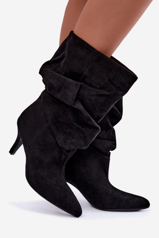 stivaletti slip-on con tacco in suede sintetico di colore nero Cindrelle