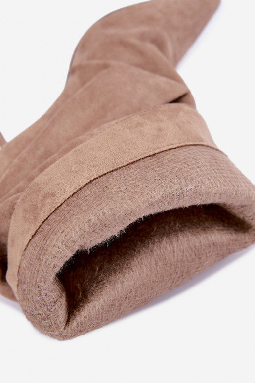 stivaletti slip-on stropicciati e caldi con tacco sottile in colore sabbia Greselle