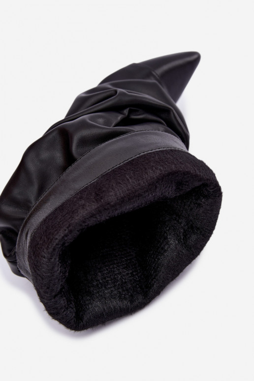 stivaletti slip-on stropicciati e caldi con tacco sottile in colore nero in pelle sintetica Greselle