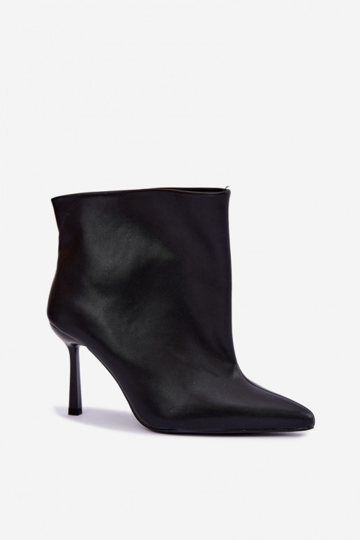 Stivaletti slip-on con tacco sottile in pelle sintetica nera Kamea
