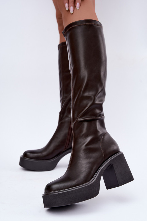Stivali alti da donna con piattaforma e tacco in pelle sintetica color cioccolato Nesalie