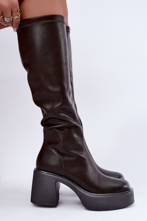 Stivali alti da donna con piattaforma e tacco in pelle sintetica color cioccolato Nesalie