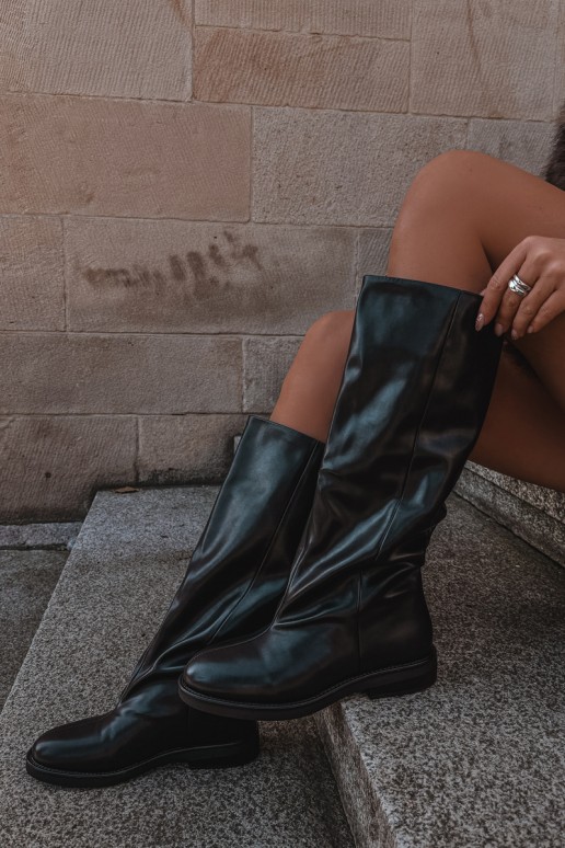 Stivali alti slip-on con tacchi larghi in nero Pavellea