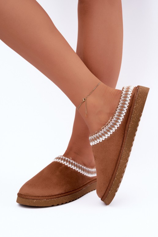 pantofole da donna con fiori ricamati in colore marrone Inblu