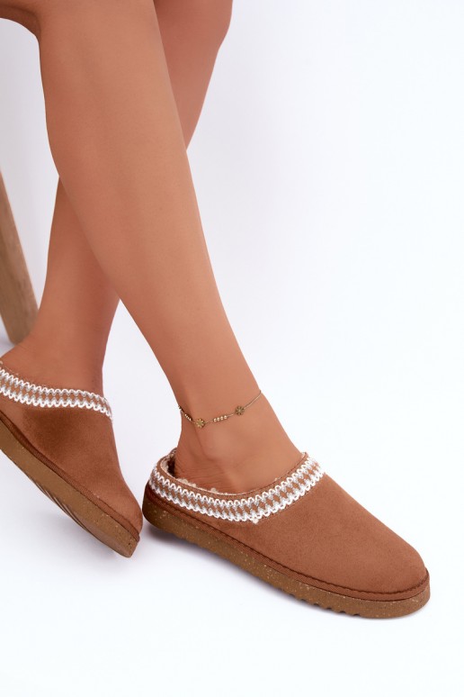 pantofole da donna con fiori ricamati in colore marrone Inblu
