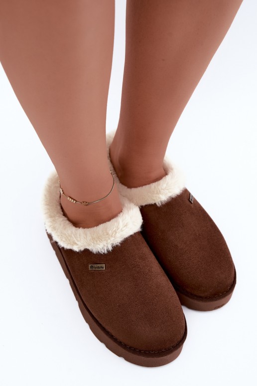 pantofole da donna con pelliccia in colore marrone scuro Inblu