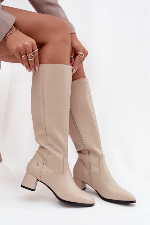 Stivali beige imbottiti da donna sopra il ginocchio in pelle con tacchi