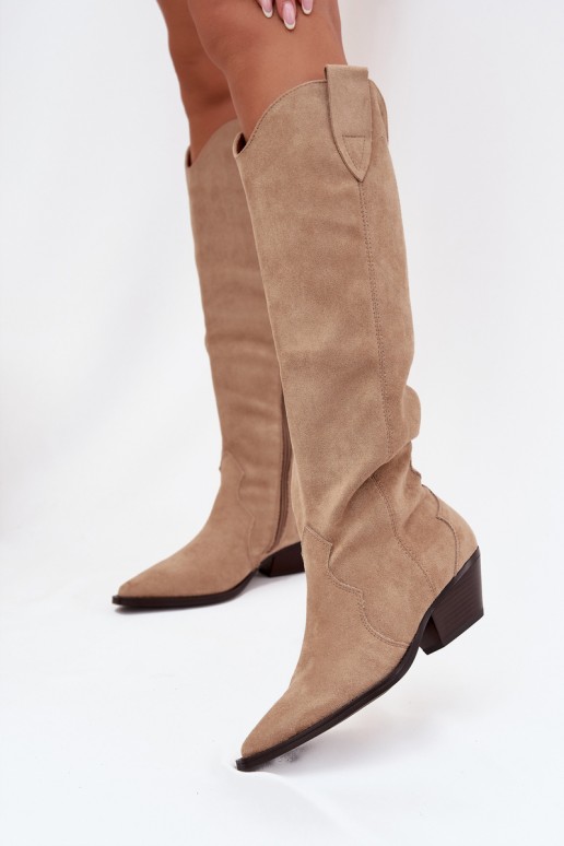 Stivali lunghi cowboy imbottiti con tacco in suede sintetico color sabbia Jovianne