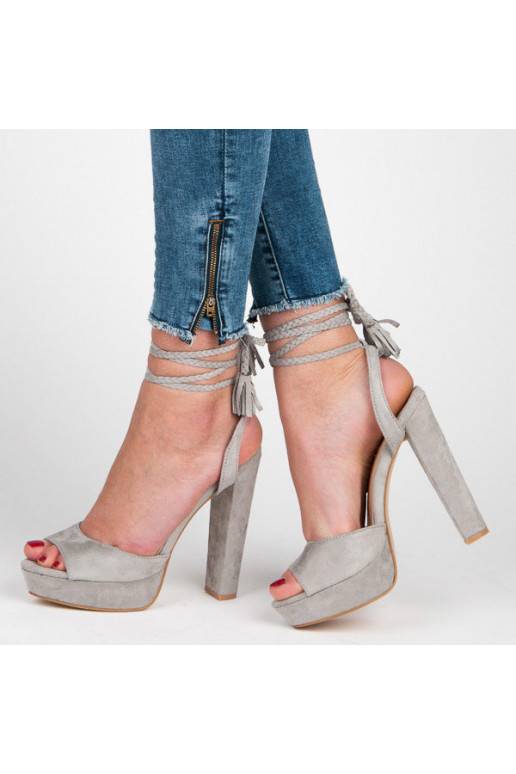Sandali grigi con tacco VICES e dettagli bohemien 1233-5G