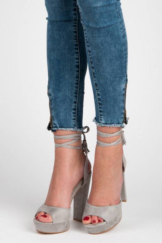 Sandali grigi con tacco VICES e dettagli bohemien 1233-5G
