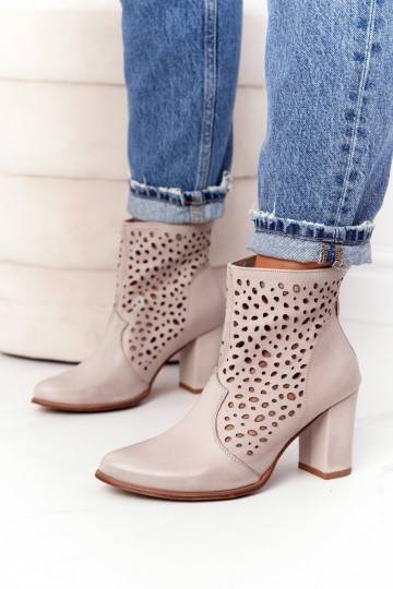con elementi traforati in pelle naturale Stivaletti con tacco Squisito colore cappuccino 1219 2