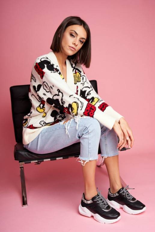 Scarpe in stile sportivo con... Scarpe in stile sportivo con...