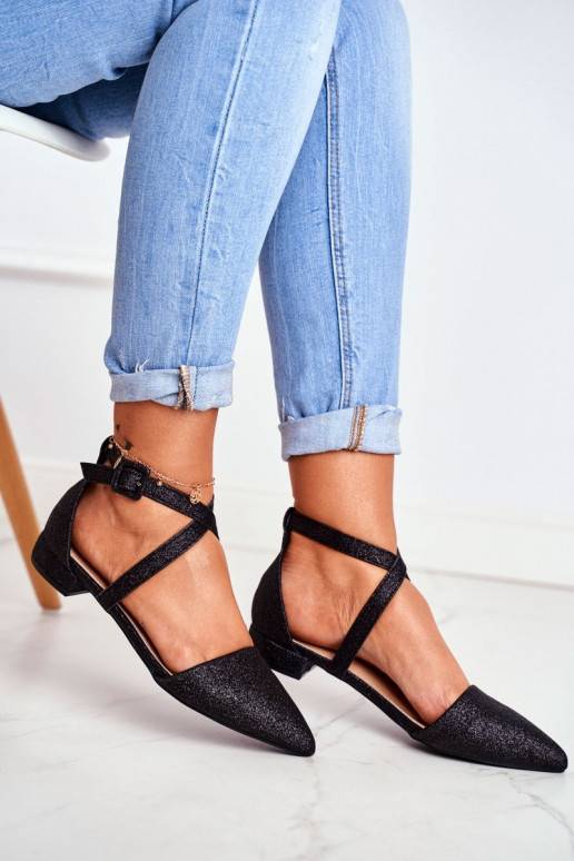 Ballerine lucenti con il naso a punta Ballerine lucenti con il naso a punta