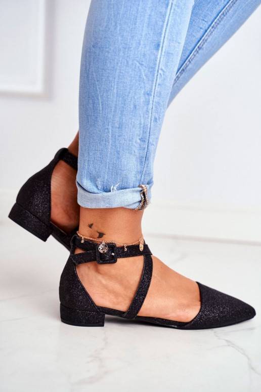 Ballerine lucenti con il naso a punta Ballerine lucenti con il naso a punta