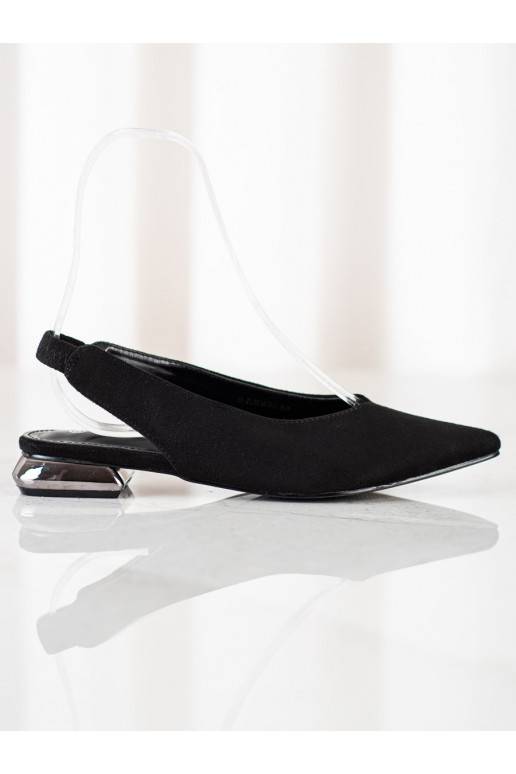 Stivali neri di un modello sorprendente Stivali neri di un modello sorprendente