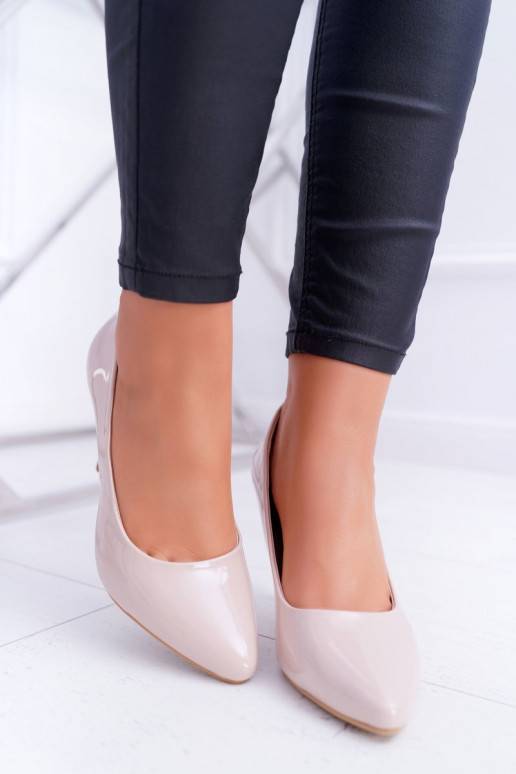 Scarpe con tacco da donna con effetto vernice beige