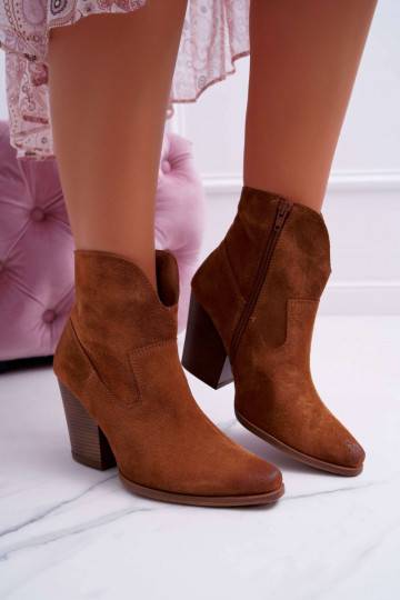 Stivali da donna con tacco in camoscio naturale colore marrone Nicole